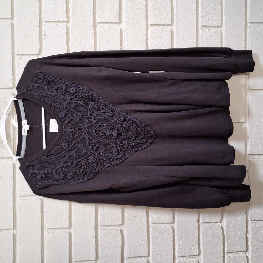Skylar & Jade Dark Gray Crochet Detail Balloon Sleeve Top. Size XL NWT